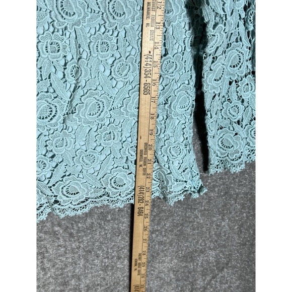 Talbots Crochet Lace Floral Overlay Top Womens Size 16 Blue Lined Keyhole Back - Picture 7 of 7